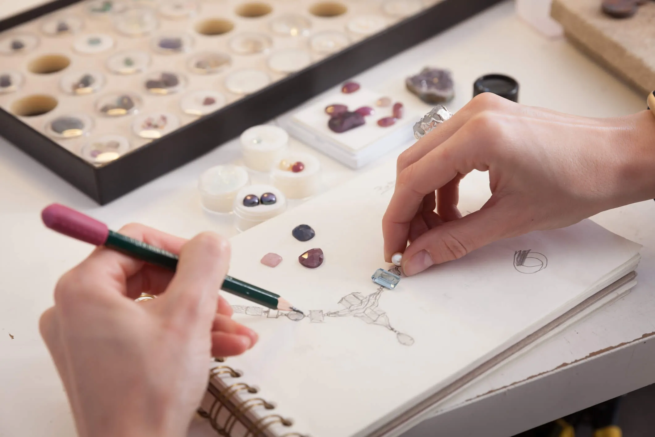 Bespoke Jewelry: Where Your Imagination Meets Master Craftsmanship